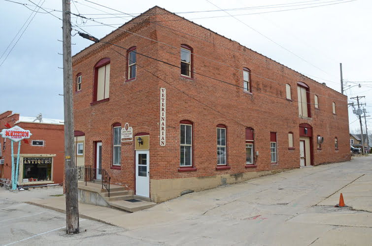 Veterinarian in Mt Carroll, IL